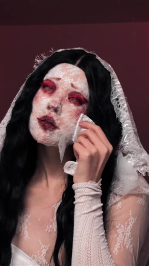 Creative Lace Makeup for Crying Bride