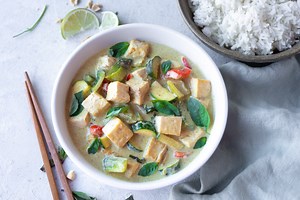 Vegan Thai Green Curry with Tofu & Vegetables
