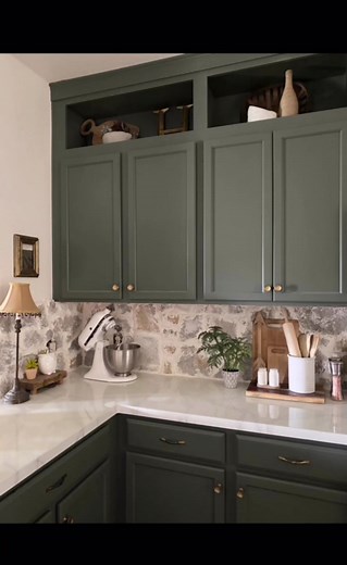 I get a lot of questions about my stone backsplash. It’s a stone ledger I got from @flooranddecor last year, I don’t believe they have this exact stone anymore, but they have a white stone that’s similar. Link in my “links” highlight on IG.#link #links #stonebacksplash #backsplash #backsplashtile #backsplashideas #backsplashinspo #kitchen #kitcheninspo #kitchenbacksplash #stone #kitchenideas #kitchenbacksplashideas #kitchendesign #kitchendesignideas #hometakestime #homeinspo #homedesign