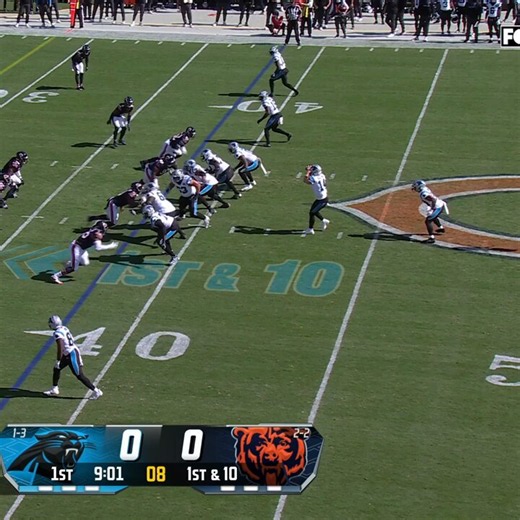 Pass Catching RBs are PPR cheat codes for Fantasy Football…These 10 RBs had at least a 60% snap rate and exceeded 30% of their total fantasy points from receiving in 2025👇 » Christian McCaffrey» Bucky Irving» Chase Brown» Bijan Robinson» Ashton Jeanty» Jahmyr Gibbs» De’Von Achane» Travis Etienne» Breece Hall» Saquon BarkleyWho are you higher or lower on for 2026❓