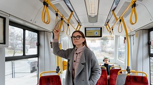 9 Arti Mimpi Naik Bus yang Mengejutkan, Penuh Makna