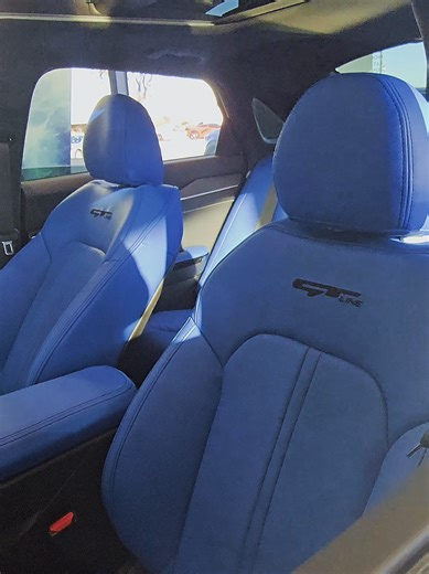 Exploring the Cobalt Interior at Vanguard Kia