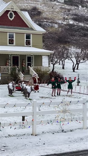 1K views · 19 reactions | We’re dreaming of magical North Pole moments! ✨ What’s your favorite part of arriving at the North Pole? #polarexpress #polarexpresstrain #thepolarexpress #hoodriver #hoodriveroregon #christmasmood #northpole #santaiscoming #elves #elvesofinstagram #santaclaus #meetsanta | Mount Hood Railroad | Facebook