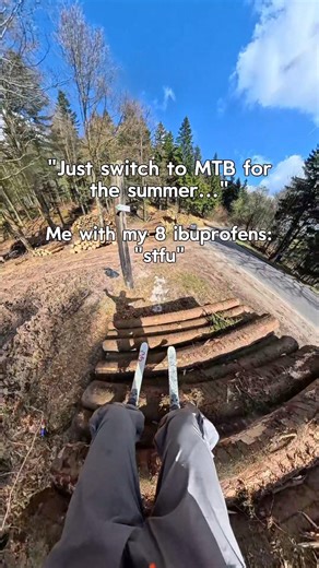 🤡 Never taking my skis off #ski #skiing #snowboard