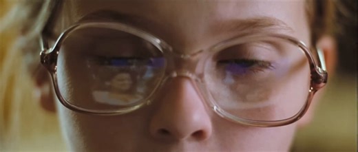 🎬: Little Miss Sunshine (2006) is a funny, heartfelt road-trip story about a deeply dysfunctional family trying to hold itself together. As they travel across the country to support young Olive Hoover and her beauty pageant dream, every setback slowly reveals how much they actually need one another. Beneath the humor and chaos, the film quietly celebrates failure, imperfection, and the messy beauty of family.