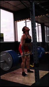 New week!! 🥰 LETS END THE YEAR STRONG!!! 💪 #strongwomen #powerlifting #deadlift #workout #gymmotivation | Lee Keyrouz