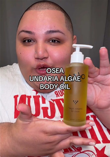 Glazed, glowing and moisturized from head to toe ✨ @OSEA Malibu’s Undaria Algae Body Oil is giving my skin that soft, nourished glow I love without feeling heavy. 🌊💛 A little self-care that makes my skin look so good. #osea #oseamalibu #undariaalgaebodyoil #bodyoil #bodycare