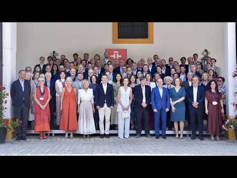 Saludo de la reina Letizia a los directivos del Instituto Cervantes en Jerez de la Frontera (Cádiz)