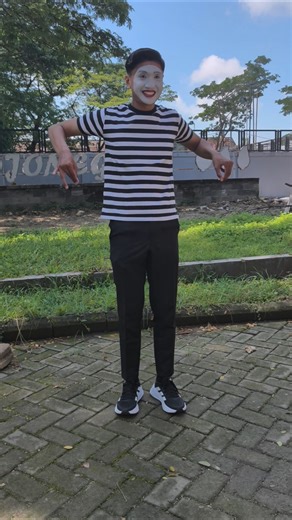 #pantomimbojonegoro #funnypantomime #pantomimindonesia #pantomime #pantomimanak #pantomime #panto...