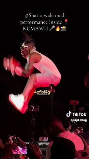 Shatta wale made performance at Kumawu papa Nanatwie fistivale 💪