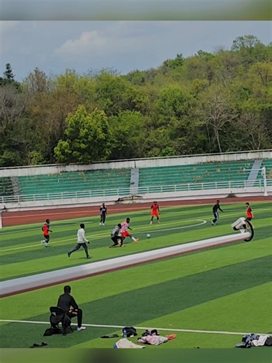Mastering Soccer Defense: The Right Back's Role