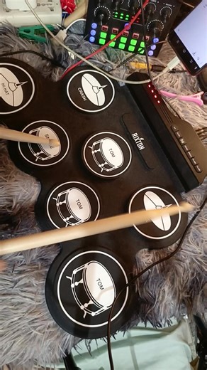 Explore the Electronic Drum Pad: Features and Benefits