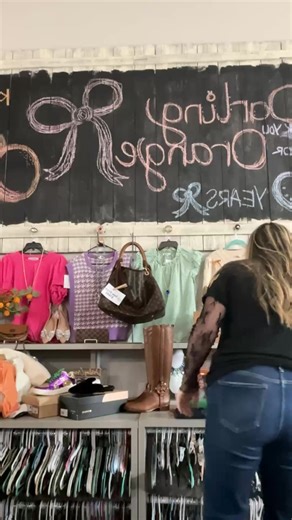 Welcome to our “LUNCH LIVE!” ✨This is shopping with intention- curated the Darling Orange way. ✨ These are hand-selected, one-of-a-kind finds- no restocks, no repeats, no waiting. If you value quality, but love the idea of upcycling, this is how you shop! * Claim live. Wear immediately. Elevate your wardrobe… Because once it's gone... it's gone!! 🛍 How to shop: • Comment item name and email to claim • PAY invoice through email • in-store pick-up is assumed OR shipping available for flat $5.99 —