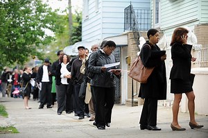 US weekly jobless claims total 228,000 vs 230,000 expected