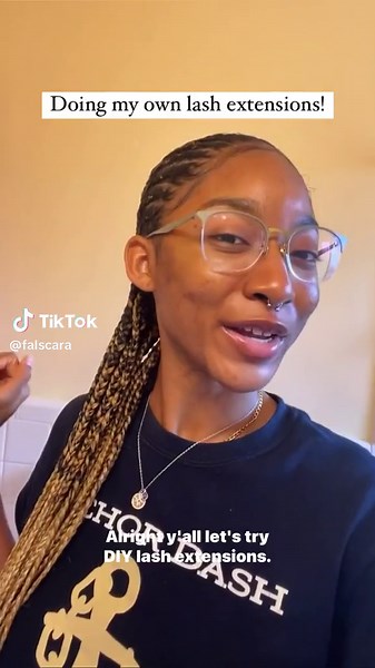 #REPOST @Jaila Transforming your regular strip lashes into DIY lash extensions >>> using the @falscara starter kit some cute lashes from @kissproducts in order to achieve this look ✨ #kissaffiliate ⁣ ⁣ What’s your favorite lash hack? Share yours in the comments below 👇🏽⬇️ ⁣ ⁣ Strip lashes used: @kissproducts My Lash But Better in the style So Real 😍⁣ Use my #linkinbio to purchase! ⁣ #jaichanellie #lashextensions #lash #lashesextension #falselashes #falscara #tutorial #howto #beauty #beautyhac