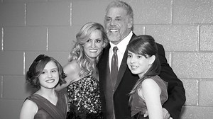 Life size Warrior statue unveiled at Wrestlemania Axxess