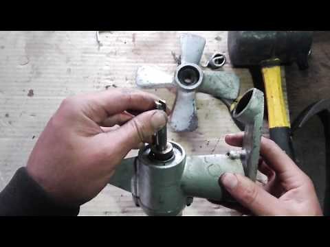 Propeller removal/replacement seagull outboard repair