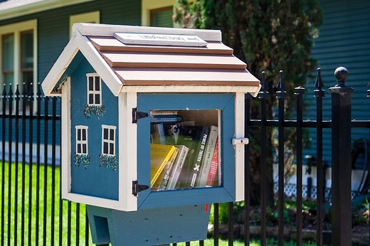 How to make a front yard book exchange