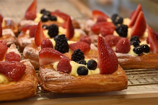 Paris Baguette Bakery Opens in Maple Grove