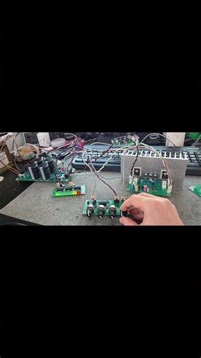 Audio setup pe care il poti construi si singur: corector de ton → amplificator + surse