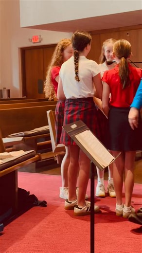🎶🇺🇸 Our SJF Glee Club shared a beautiful rendition of “We Honor You” during yesterday's Holy Mass as we paid tribute to the brave men and women who have served our country. Thank you to our veterans for your courage, sacrifice, and service. ❤️💙 #sjfschoolportland #pdxcatholicschool #sjfactivechristians #sjfcommunity #PDXParenting #sjfprek #sjfpdxkindergarten #sjfpdxprek | St. John Fisher School