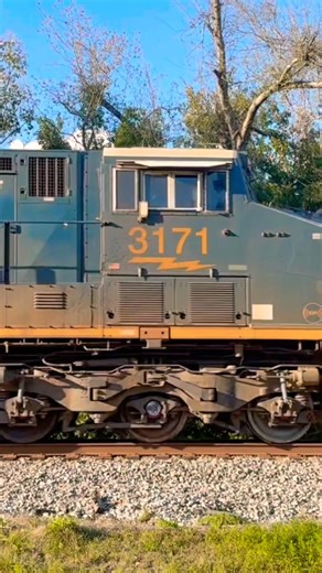 CSXT 3171 leads on CSX G405-28 with a RL K5LA on 03/02/2026 #Shorts #train