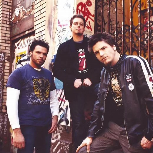 Cold by Crossfade: Complete Lyrics and Meaning