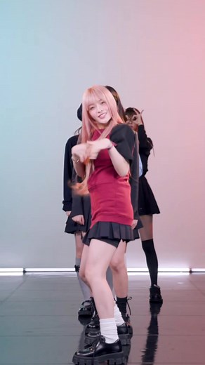 ILLIT 'Cherish (My Love)' Relay Dance