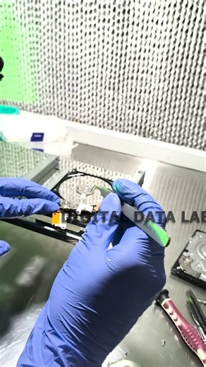 𝐃𝐢𝐠𝐢𝐭𝐚𝐥 | 𝐃𝐚𝐭𝐚 𝐑𝐞𝐜𝐨𝐯𝐞𝐫𝐲 𝐒𝐞𝐫𝐯𝐢𝐜𝐞 | Head Replacement In Clean Room Digital Data Lab #datarecoveryexperts #datarecoveryservices #harddriverecovery #data... | Instagram