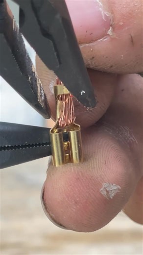 569K views · 4.1K reactions | How to connect a wire the right way — no stress Pro tip for secure, no-slip installations #USA #WireConnectionHack #ElectricFix #FixItSmart | Do It YourSelf | Facebook