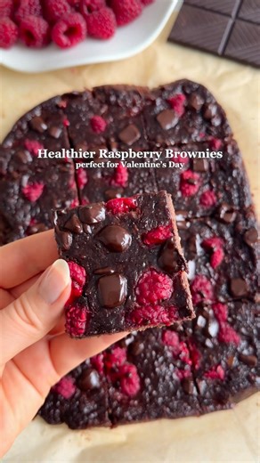 Healthier Raspberry Brownies😍 These are perfect for Valentine’s Day🩷 #healthydessert #easyrecipes