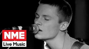 Morrissey says it’s a ‘sad sign of the times’ that no record label attended his New York gig