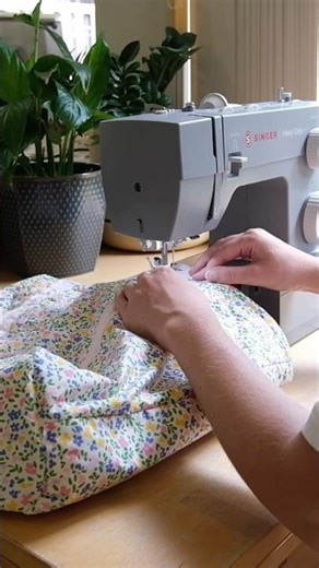 Sewing a quilted tote bag 🪡 #sewing #quilted #totebag #singersewingmachine