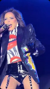 Quién dijo que la edad es un límite? 🤩 Gloria Trevi, con casi 60 años, sigue deslumbrando con su voz, talento y un estilo que deja sin aliento. ¡Poder absoluto! 👑🎤 #GloriaTrevi #LaDiosaDeLaNoche #LaReinaDelPop #MásRadianteQueNunca #ReinaIndestructible | Jfergarciagt