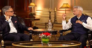 Battleground Grand Finale: A Waveless, Issueless Election?