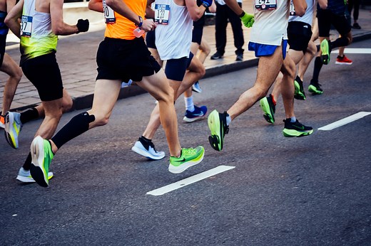 Overstriding Raises Your Risk of Knee Injury—Here’s How to Find Your Ideal Stride Length