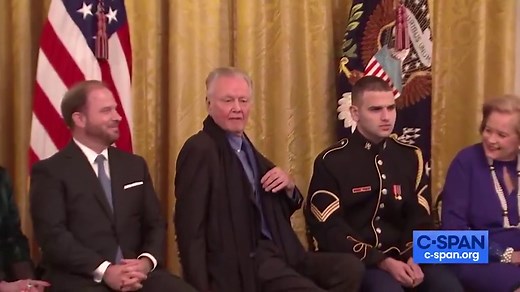 Jon Voight dances at the White House before receiving arts medal