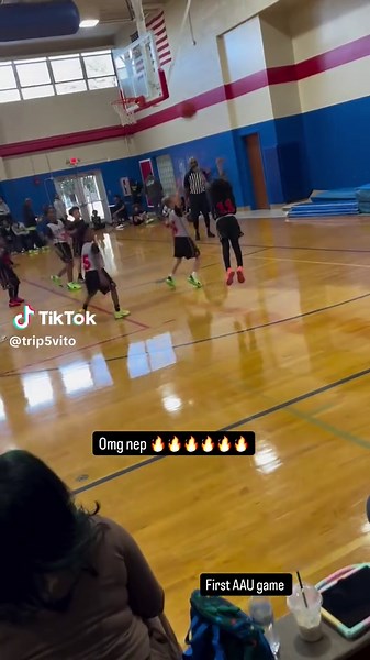 Exciting Buzzer Beater in Youth Basketball Game