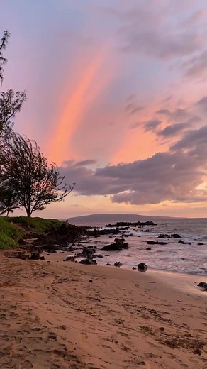 A sunset on Maui 🌴🌅🌺 | Hawaiian Islands
