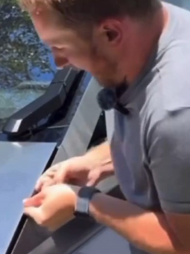 Get you a Tesla truck they say… It’s sturdy and safe they say…🤦‍♂️ PSA: If we have helped you get into your Tesla truck, we are not responsible for any missing fingers 😂 #switchgearautoleads #car #tesla #cybertruck #meme #epicfail #firstnationscar #firstnationscanada #autofinance #autoloanscanada #autocreditcanada #missingfingers