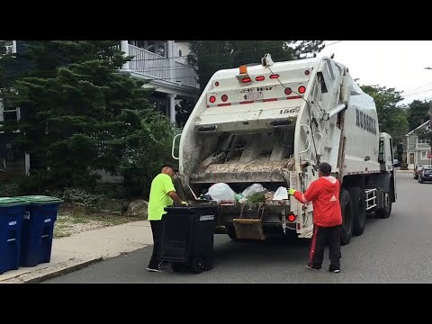 Russell Disposal Mack LR New Way King Cobras in Somerville