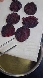 💨Food dehydration is a method of preserving food by removing its moisture content, which helps prevent the growth of microorganisms like bacteria, yeasts, and molds. 🎥 @chef_akis @ithakirestaurant The Best Chef #foodmeetsscience #thebestchefawards #dehydratedfood | Food Meets Science