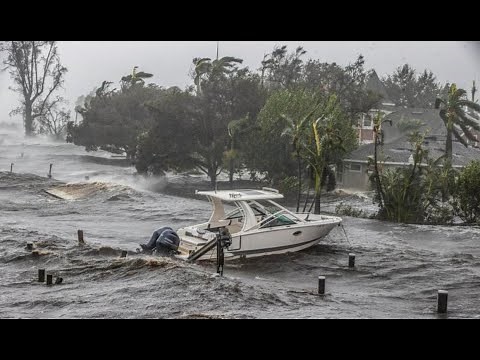Video shows flooded streets, damage in Fort Myers after Hurricane Ian