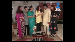 5.6K views · 69 reactions | Have you spotted Vidya Balan playing the nerdy Radhika in #HumPaanch? Watch all the episodes of the show here: ozee.com/hum-paanch | ZEE5 | Facebook