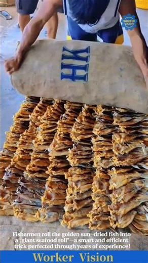 Fishermen’s Genius Move! Rolling Up a Whole Sheet of Dried Fish—So Satisfying.