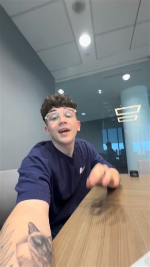 ¿Sos consciente de los gastos que hacés a la hora de comprar en cuotas con tu Tarjeta de Crédito? ¿Cómo y cuándo usarla? Aprendé a usar de manera inteligente tu Tarjeta de Crédito para adoptarla como una gran herramienta. Si querés aprender mucho más, ingresá a cuentassanas.com.ar y conocé todos nuestros talleres y herramientas. | Banco Macro