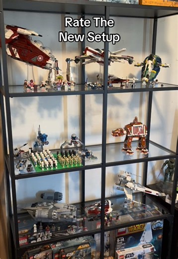 New setup for the collection. Moved basically all the clone wars stuff to the top and put my clones and droids on a baseplate. Easier to dust now. #collection #lego #legostarwars #rate #clonewars