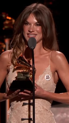 @amyallen makes #GRAMMY history (again) by winning Songwriter of the Year, Non-Classical, for the second consecutive year. So well deserved, Amy! 🤍 | Warner Chappell Music