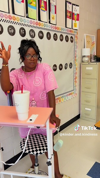 Organized Classroom Setup Inspiration | Teacher Vlog Day 3