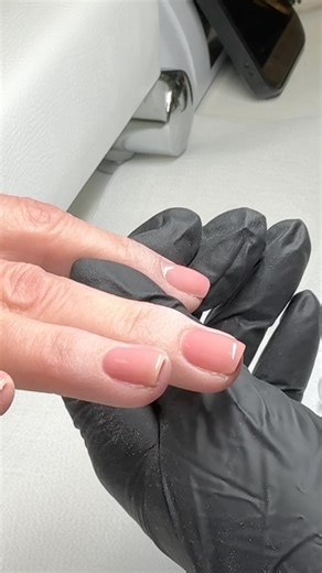 HOW TO APPLY GIVE ME STRENGTH 💅🏼💪🏼 Complete thorough dry nail prep. Scrub with Magpie Prep & Dehydrate liquid. Apply a thin base layer of GMS and cure for 60 seconds. The second coat can be applied slightly thicker with a small bead to create natural structure or kept thinner. When applying your small bead apply WITH or WITHOUT slip layer for faster or slower work time. Cure for 60 seconds. Finish file if required. Apply chosen gel colour or top coat and finish 📸 @amanda_byrne_nailartist He